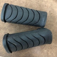 c70/ex5/srl z/lc135 V1 V2 V3 v4/wave 125 front footrest