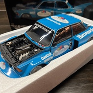 [Ready Stock] Mini Cut BMW BMW 320i DRM 1977 1/18 Minichamps DRM No. 8 Chariot, Black Box Alloy Full