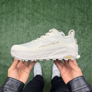 Altra Olympus 6