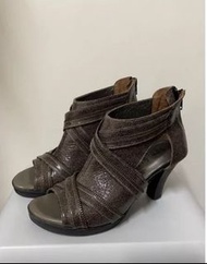 二手sun girl 羅馬真皮高跟鞋23碼