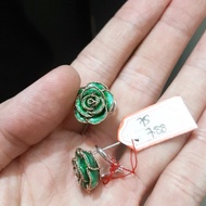 Anting emas 75 bunga mawar hijau