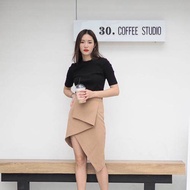 Twotwice - Asymmetric Skirt กระโปรง