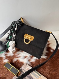 中古包 Ferragamo 菲拉格慕 Gancini扣麂皮斜揹包