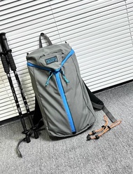 👏四色可選MYSTERY RANCH 神秘農場 18L Urban Assault 城市突擊 戶外登山包 雙肩背包戰術徒步背囊 黑色 藏青色 淺灰色 迷彩