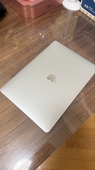95新 MacBook Air 銀色 M1 8GB ram 256GB