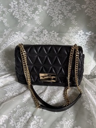 Michael Kors 黑色菱格金鏈手袋