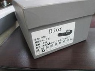 Dior 迪奧空鞋盒/裝Dior涼鞋的淡灰色硬質紙鞋盒 (黑)/尺寸: 28.3*14.4*9.3公分/紙盒有輕微壓痕，