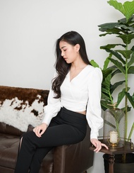 ROSINARY - Cloud Valen Top เสื้อครอปแขนยาวผ้าซาตินสีขาว มีซับใน ซิปหลัง