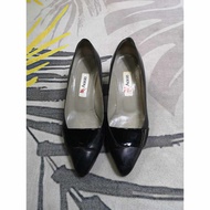 Pointed Leather Low Heels