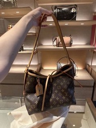全新正品有單！full set! LV CarryAll PM