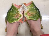 😂搞笑魚形拖鞋 (生日禮物，聖誕禮物首選)整蠱專家 ，咸魚拖鞋 funny indoor homey  slipper fishy 交換禮物
