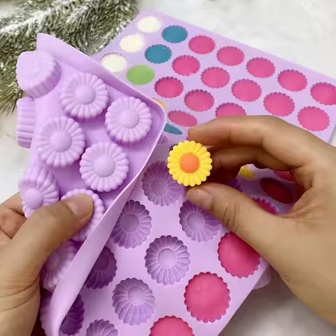 Daisy Silicone Mold, Small Daisy Flower Molds with 70 Cavities for Making Chocolate/Candy/Gummy/Cook