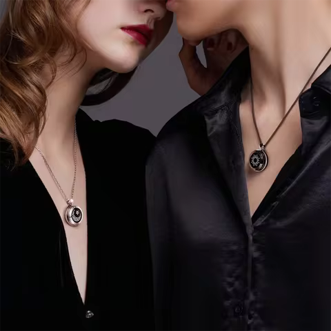 TOTWOO Long Distance Touch Necklace| Vibration & Light Up Smart Necklace For Long Distance Relations