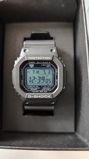 CASIO GW-M5610U-1JF 黑色小藍圈。