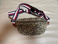 Tommy Hilfiger 腰包