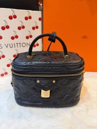 路易威登/LV  黑金 全皮壓紋 vanity化妝包 盒子 小號 95新 邊角磨損18.5cm