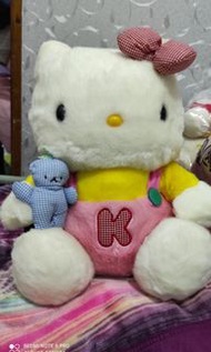 绝版Hello kitty 大毛公仔