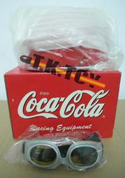 [TK136]如圖全新 正版商品 可口可樂 Coca Cola 1999 附飛行眼鏡 復古安全帽
