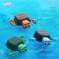 STKE พลาสติกสำหรับตกแต่ง ของเล่นอ่างอาบน้ำจระเข้ รุ่น Q การ์ตูนอะนิเมะ ของเล่นสัตว์สำหรับอาบน้ำ ของเล่นในสระว่ายน้ำ ตลกๆ ของเล่นอาบน้ำจระเข้ลอยได้ เด็กห้องน้ำฝักบัว