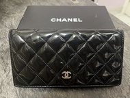 CHANEL 黑色漆皮銀扣長銀包