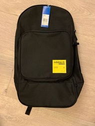 (全新）Adidas backpack 背囊（容量極大，輕身，耐用）