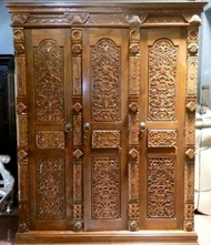 almari pakaian ukir gebyok 3 pintu