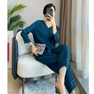 Imported ALANDA PLEATS SET 74420 BC