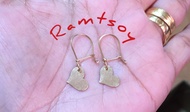 Us 10k gold dangling earings