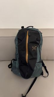 始祖鳥  arcteryx arro 22 後背包