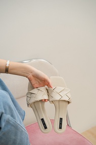 รองเท้าเตะรุ่น TINY สี CREAM BIEGE