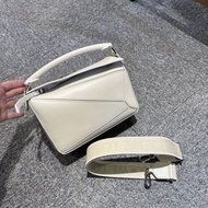 現貨LOEWE Puzzle 小號 白色
特價