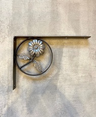 限量 FI-4 工業風鐵製花卉裝飾層板托架 L型支架