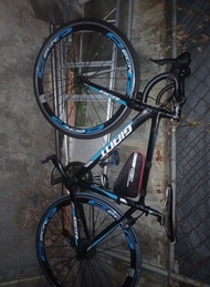 GIANT SCR 1鋁車架。碳纖維前叉可以換