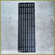 ∈ ∏ ✁ 1x3ft Non Elevated Plastic Matting (Black)