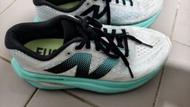 New Balance FuelCell SuperComp Trainer v3 跑步鞋 碳板