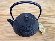 岩鋳 Iwachu 鉄瓶 0.9L 黑色 南部鐵器鐵茶壼鐵煮水器鐵煮水壼 電磁爐適用 圍爐煮茶
