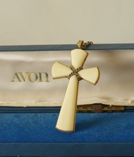 古董Avon 70年代白色信仰十字架耶穌基督項鍊 N631