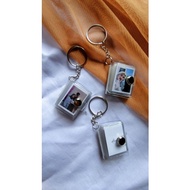 GANTUNGAN [ONE DAY ANNIVERSARY] POLAROID ALBUM KEYCHAIN