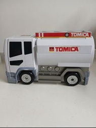日本Tomica世界變形油罐車加油站