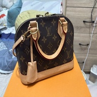 LV Alma bb 老花貝殼包