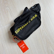 《Superdry 》多功能腰包 防水 黑色 尼龍 斜背包防水 多分層中性工裝 胸包側包小包背包 ins 休閒 單肩包（可議價）