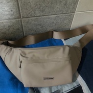 David Jones Chestbag bigger than standard beltbag