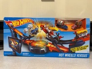 Hot Wheels Versus Track Set