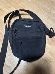 Supreme 黑色斜孭袋