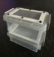 全新 麥皮蟲 大麥蟲 飼養箱 size 11x7x9.5cm 高  食物飼養箱  1個  爬蟲專用  🐛單層$60 🐛雙層$80