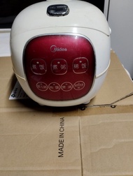 美的1.6升電飯煲