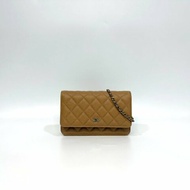 Chanel焦糖色粒紋小牛皮淡金釦woc鍊包 AP0250