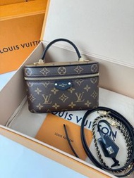 LV Vanity CHAIN POUCH 棕色 皮革 化妝包