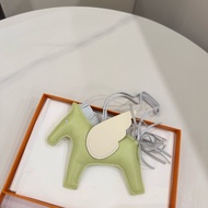 Hermes 中飛馬MM吊飾rodeo 嫩芽綠🌱奶油白