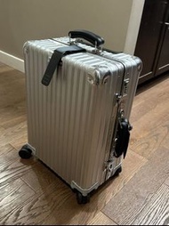 rimowa classic aluminium cabin hand carry
